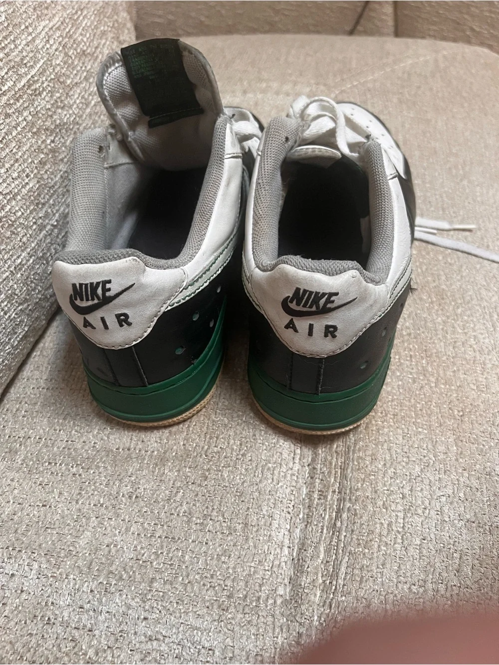 Nike Low-Top Sneakers in White, Black & Green *Rare* Sz 9.5 Air Force 1